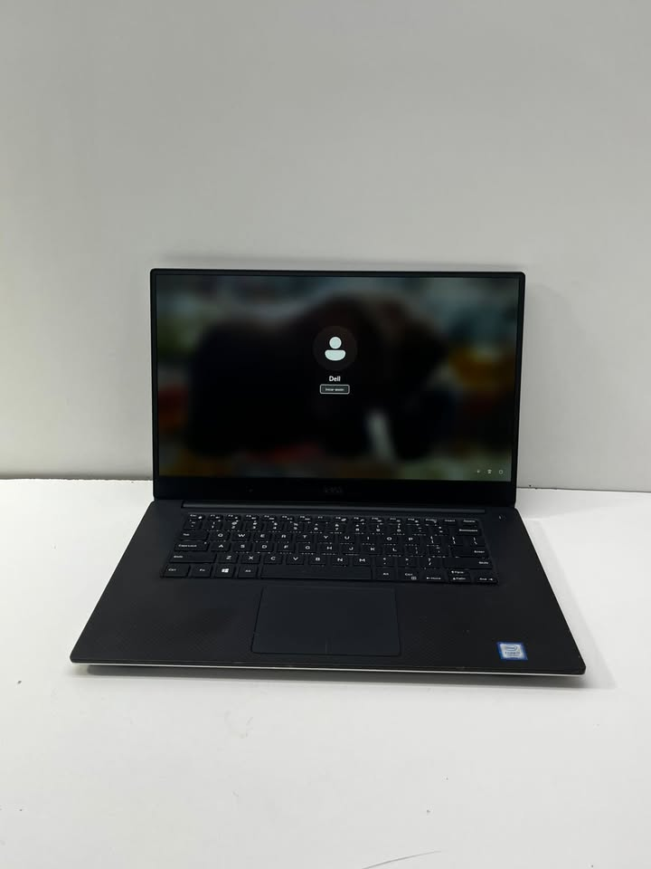 Dell XPS | Core i7 7ma Gen | 4GB Video | 16GB RAM | 256GB SSD | Windows 11