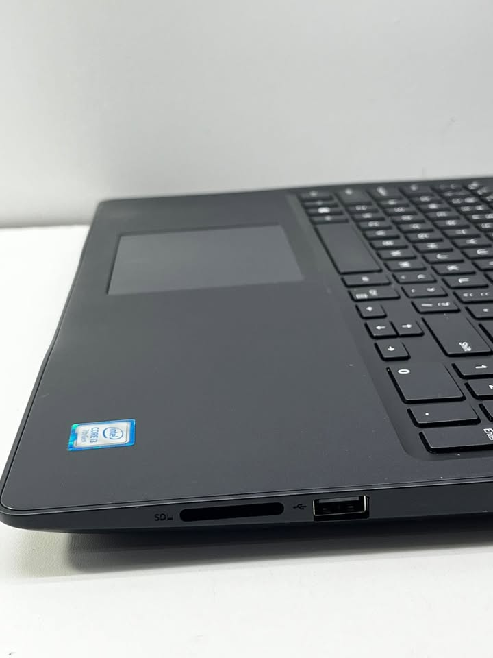Dell Latitude | Core i3 7ma Gen | 8GB RAM | 128GB SSD | Teclado Extendido Iluminado | Windows | Office