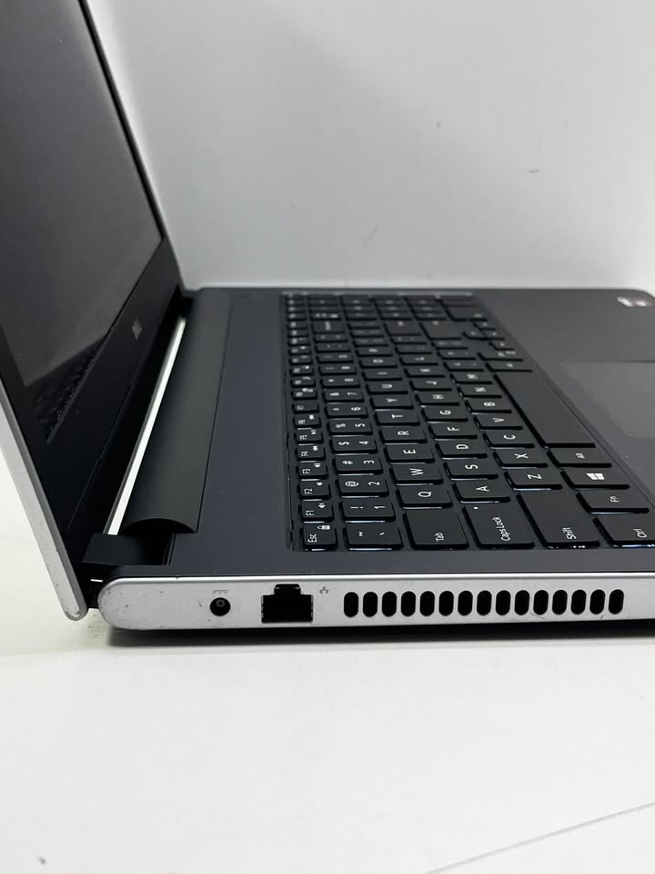 Dell Inspiron | AMD A8 | 8GB RAM | 128GB SSD | Teclado Extendido Iluminado | Windows | Office